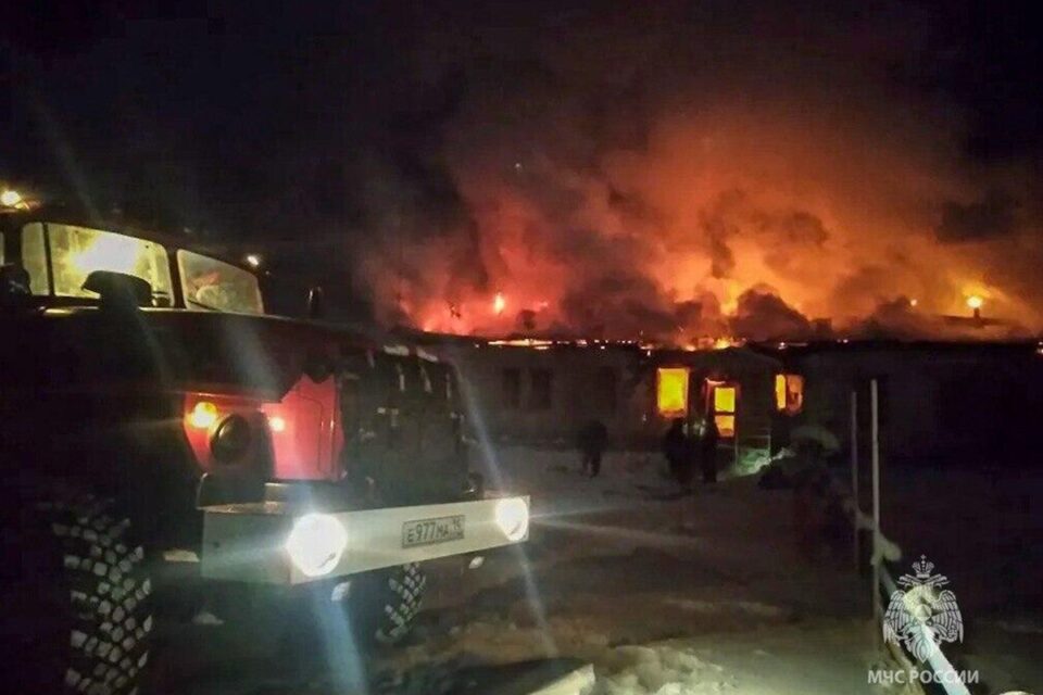 Пожар уничтожил здание детского сада в Усть-Алданском районе