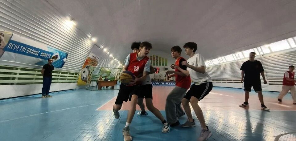 В честь Дня защитника Отечества учащиеся железнодорожных классов провели турнир по стритболу