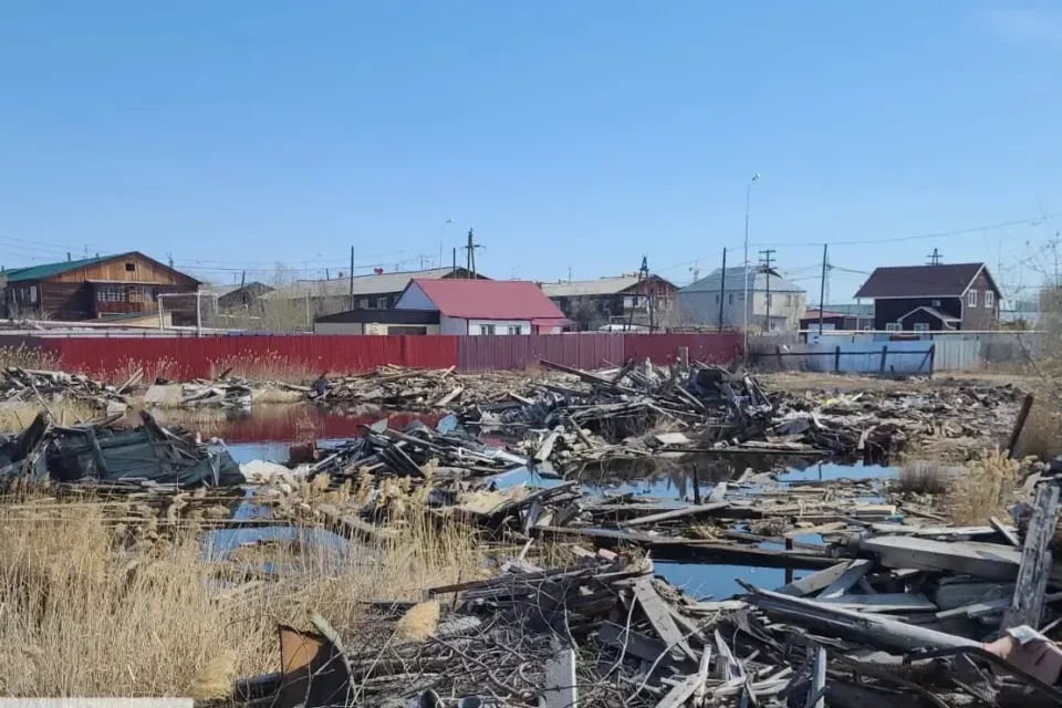 Стройфирма в Якутске заплатит 1,65 млн рублей за незаконную свалку на водоёме