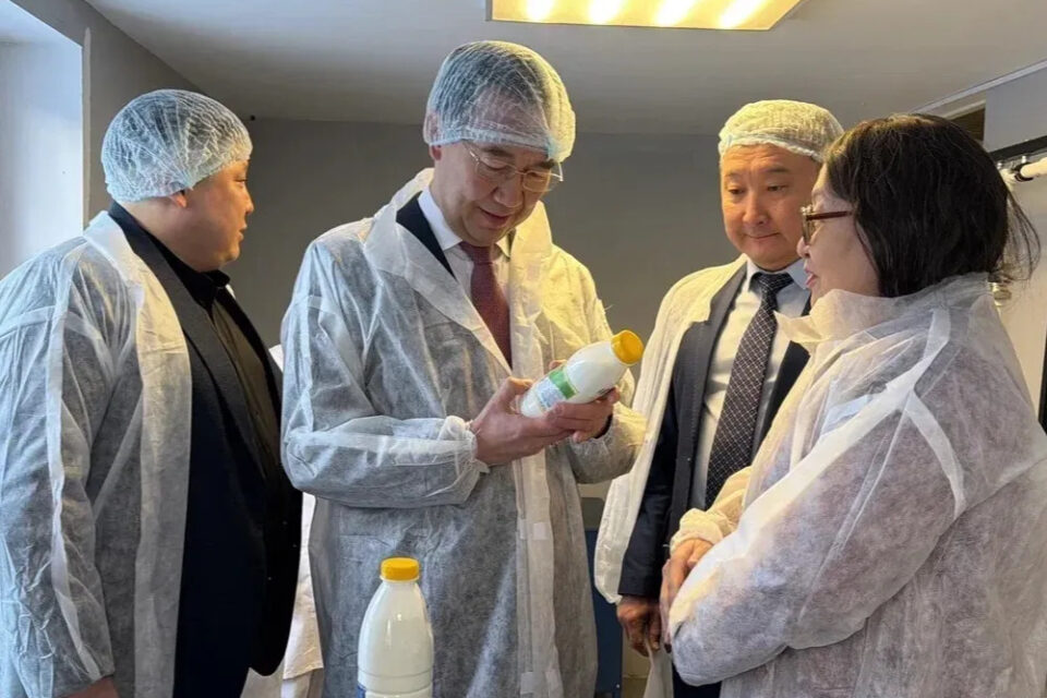 В Саскылахе глава Якутии посетил молочный цех