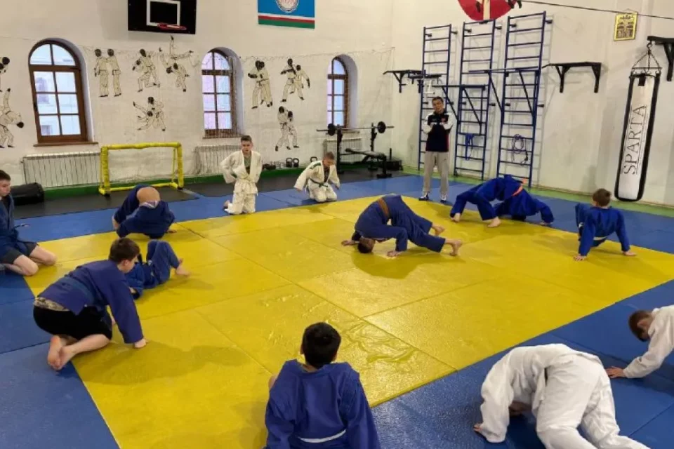 В Якутии реализуется проект «Самбо в школу»