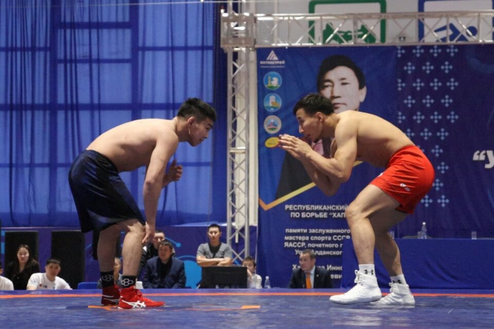 Ряд сенсаций преподнес турнир Иннокентия Халдеева по хапсагаю