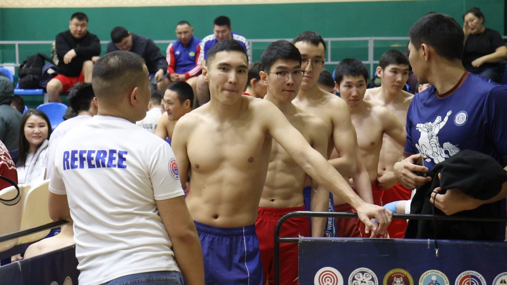 мас-рестлинг