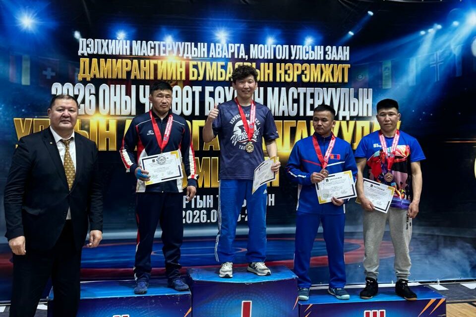 Якутский борец стал победителем турнира среди ветеранов в Монголии