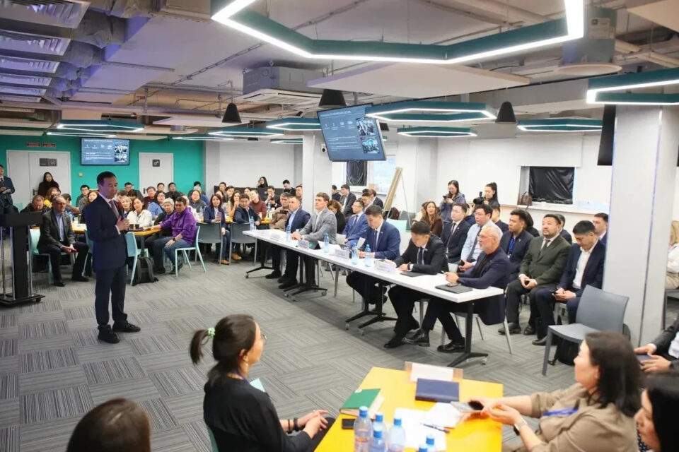 Глава Якутии подвёл итоги стратегической сессии по развитию искусственного интеллекта