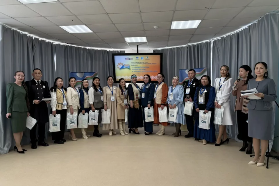 В Якутии определят лучшего учителя родного языка и литературы