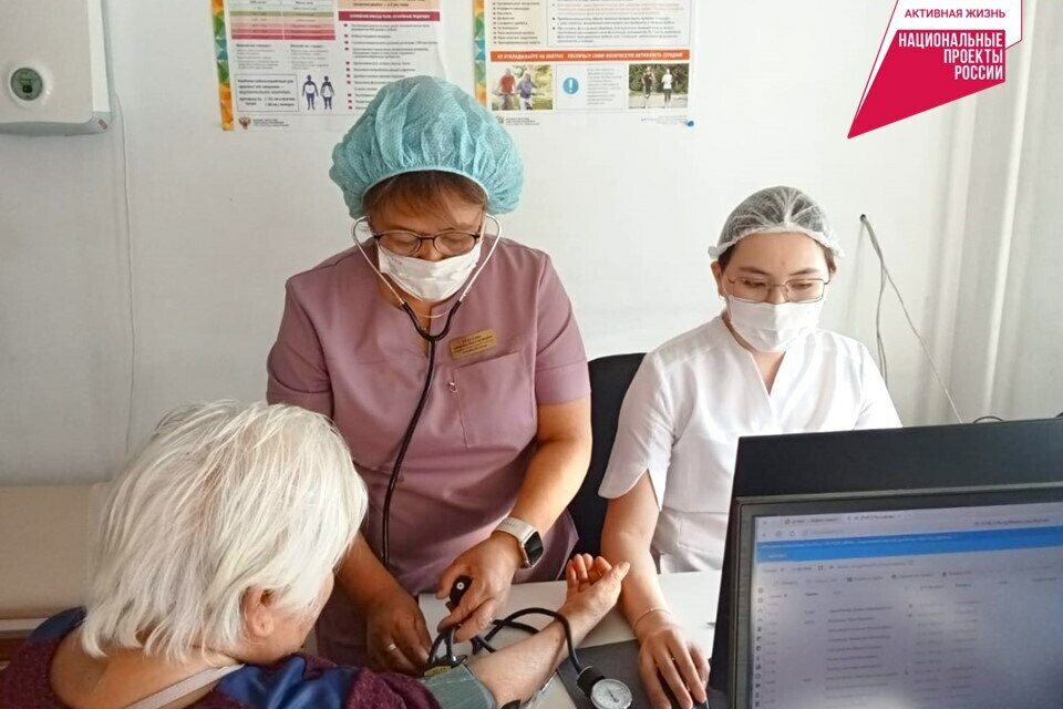 Врачи ЯРКБ оказали помощь жителям Усть-Алданского улуса