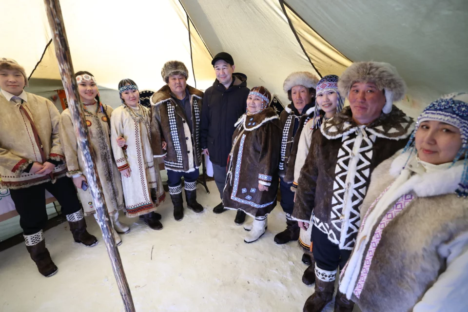 Айсен Николаев встретился с представителями кочевой родовой общины Лебедевых