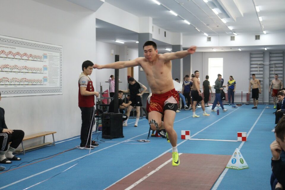 Стартовал чемпионат Якутии по национальному многоборью