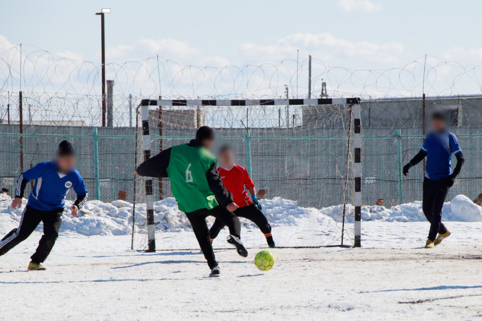 Соревнования по зимнему футболу среди осужденных состоялись в Якутии