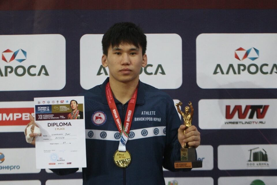 Борец Юрий Винокуров: «При родных болельщиках мы должны побеждать»