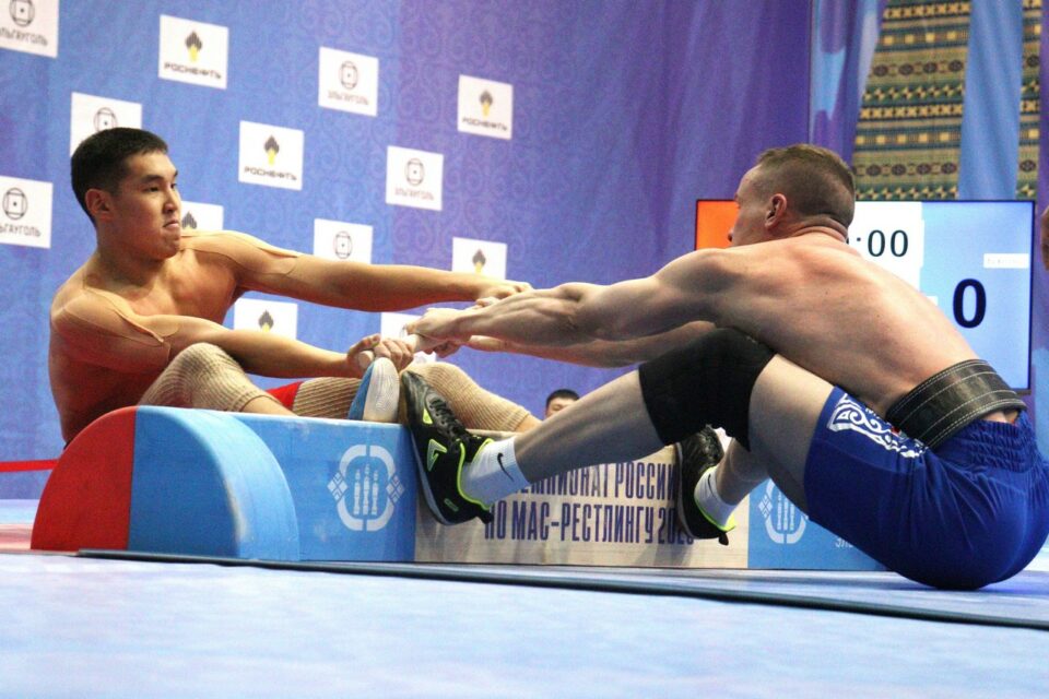 Мас-рестлеры Якутии прошли в финал чемпионата России