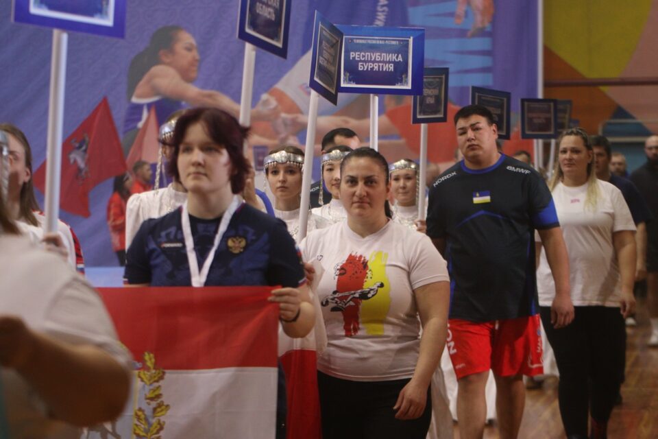 В Нерюнгри торжественно открыли чемпионат России по мас-рестлингу