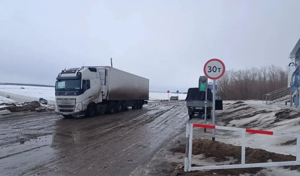 В Якутии понижена грузоподъемность на ледовых переправах трасс «Вилюй» и «Колыма»
