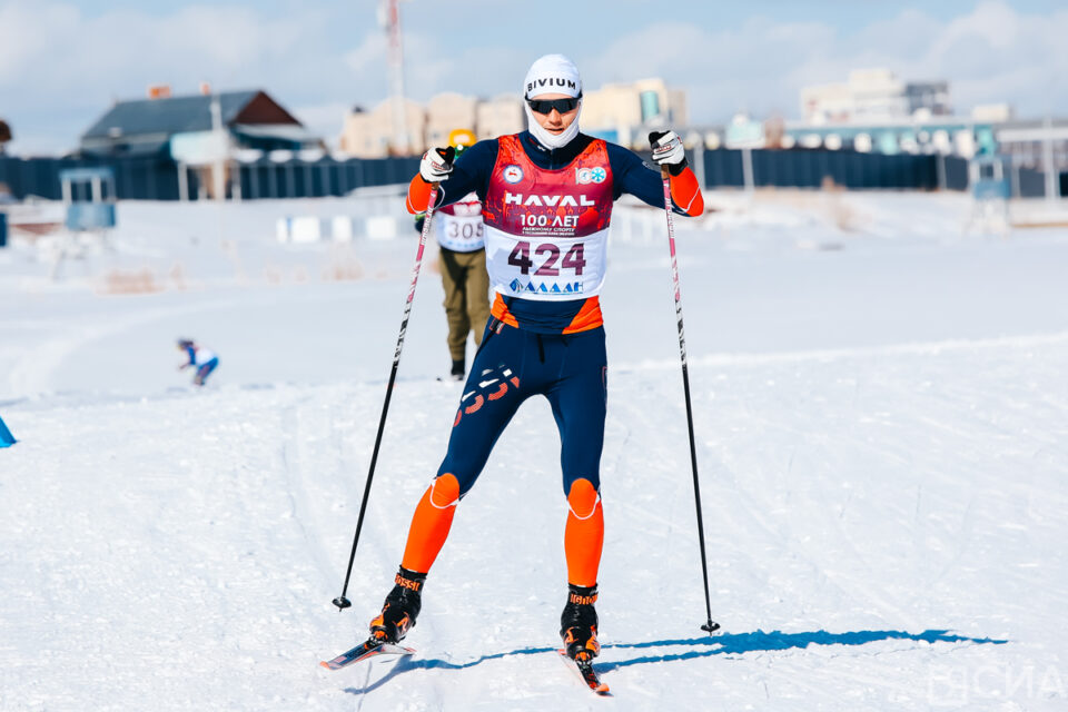 Звезды Олимпийских игр пробежали лыжный марафон с якутянами