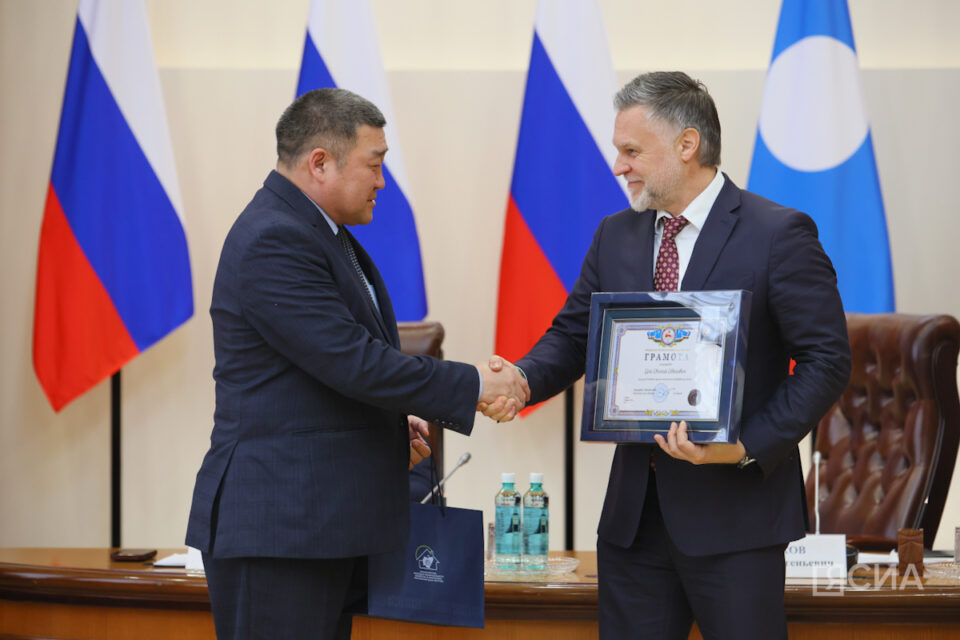 В Якутии чествовали работников и ветеранов жилищно-коммунального комплекса