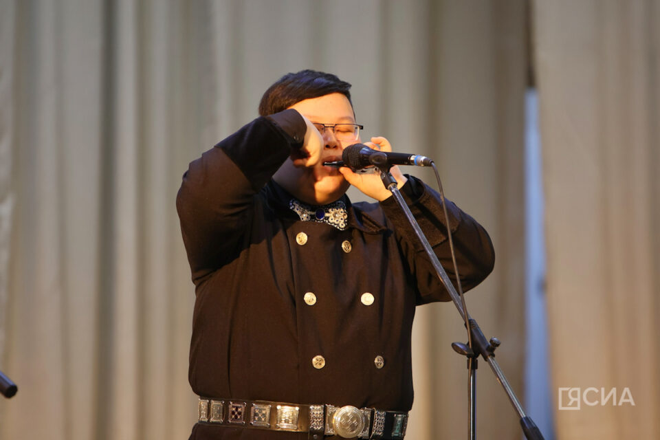 В Якутске стартовал детский конкурс исполнителей на хомусе «Дьүрүһүй, хомуһум!»