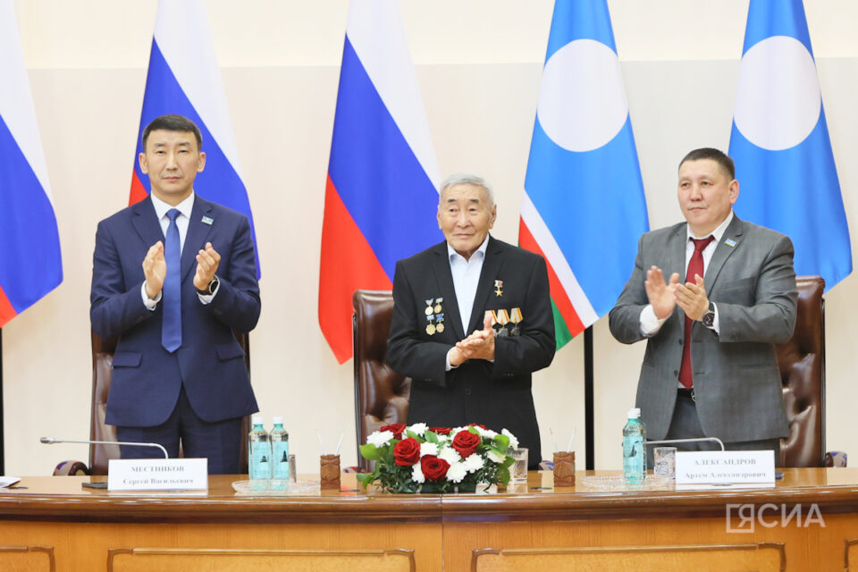 В Якутии отметили 80-летие Героя Труда России Михаила Готовцева