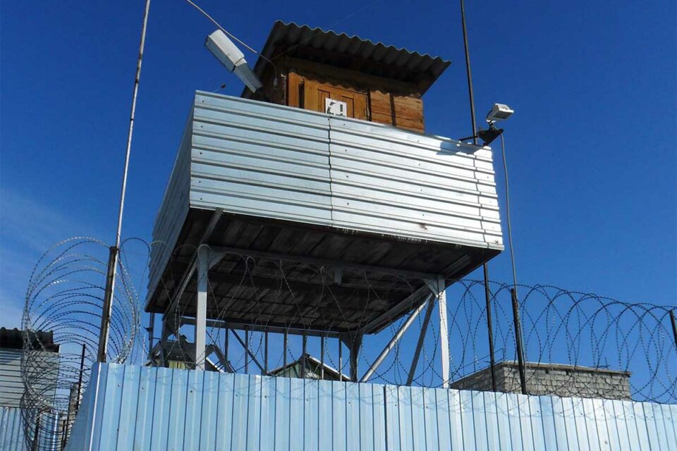 В Якутске суд приговорил сотрудницу полиции к 7,5 года лишения свободы за взятки