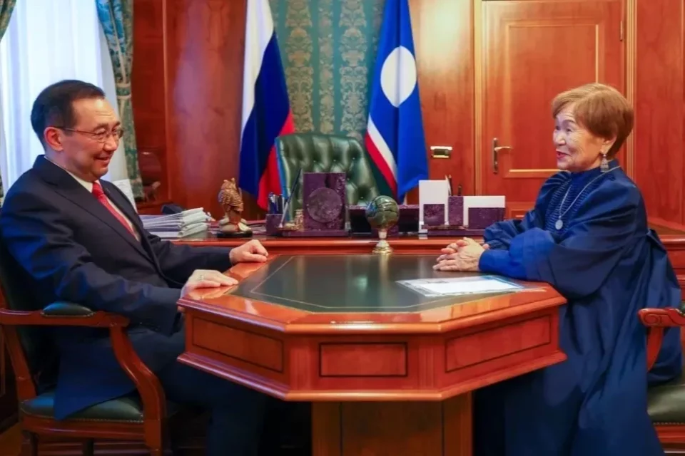 Айсен Николаев встретился с председателем Высшего Совета старейшин Якутии