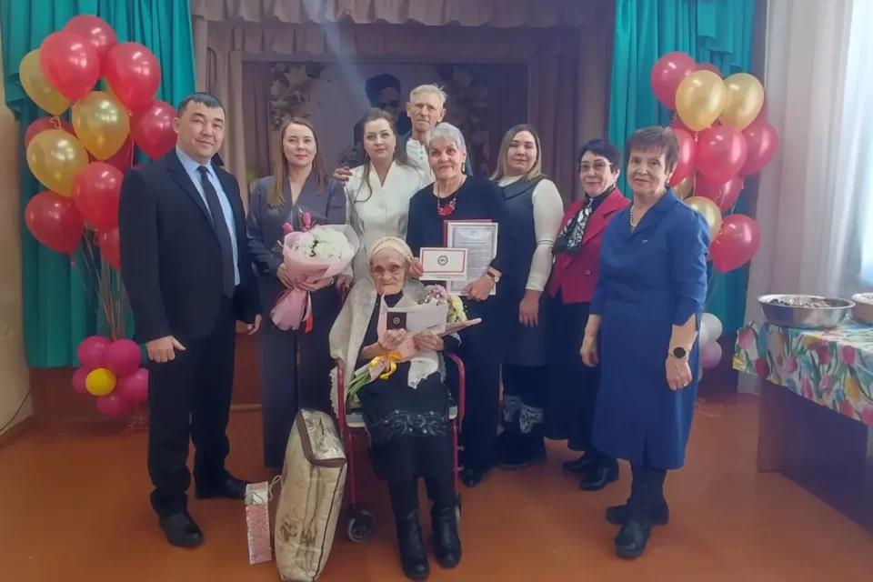 100-летний юбилей отметила жительница Олекминского района Якутии Екатерина Спасская