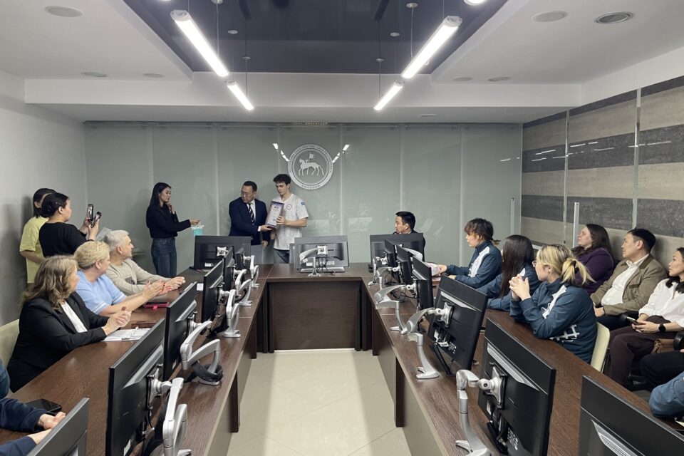 В Минспорте Якутии поздравили пловцов с успехами на чемпионате и первенстве ДФО