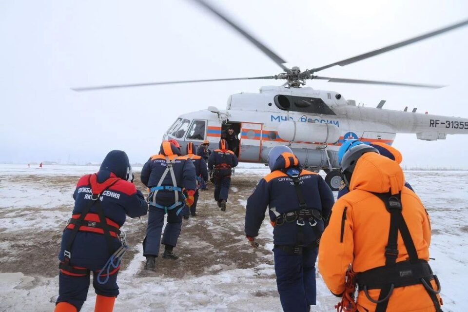 Спасатели Якутии отработали спуски с вертолета в рамках подготовки к паводкам