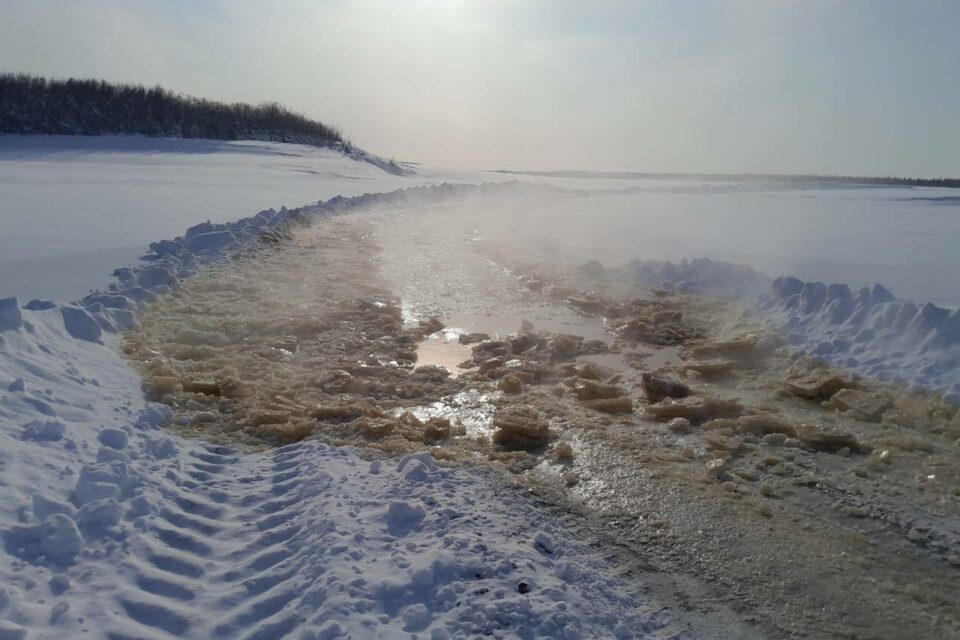На двух участках дороги «Арктика» закрыли движение для транспорта