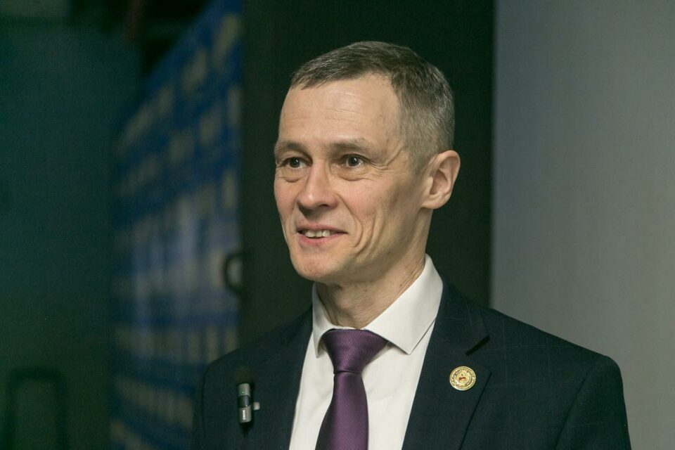 «Глаз эксперта по-прежнему незаменим». Директор ЯПТА АЛРОСА — о сортировке и оценке алмазов