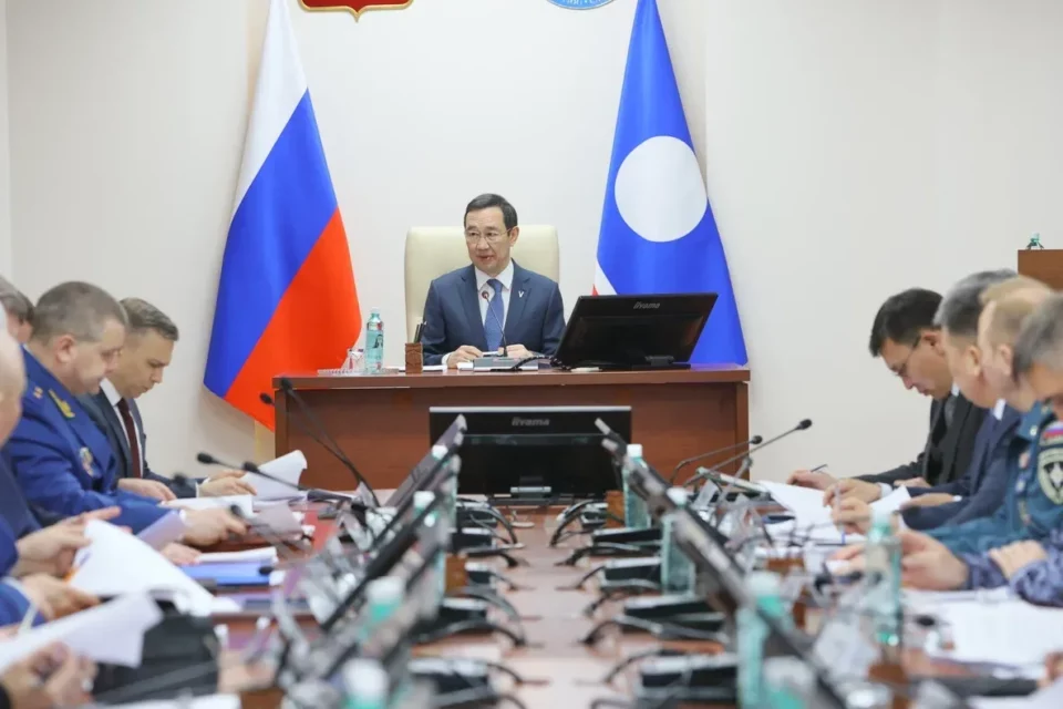Айсен Николаев провел координационное совещание по обеспечению правопорядка