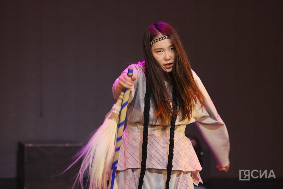 Якутские студенты готовятся к премьере мультимедийного спектакля «Лики Олонхо 2.0»