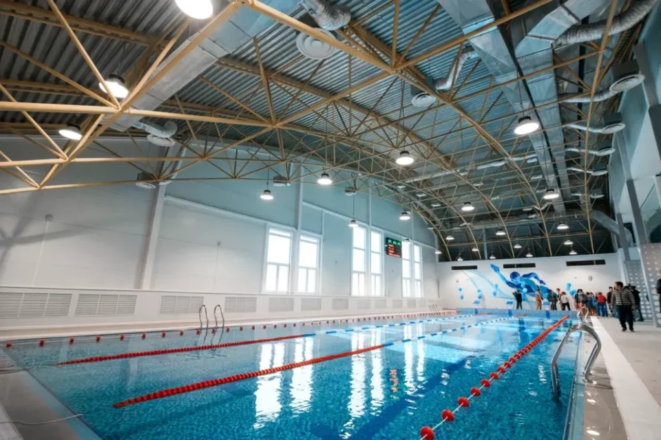 В спорткомплексе «Олимпия» в Жатае плаванием занимаются около 240 детей