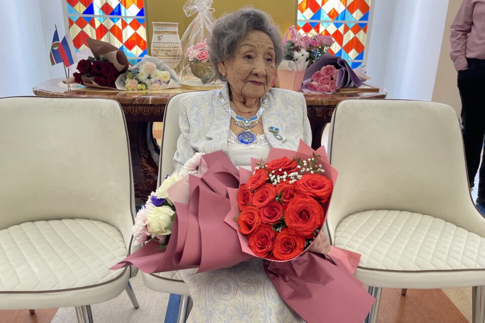 Сто лет активной жизни: якутянка отметила вековой юбилей