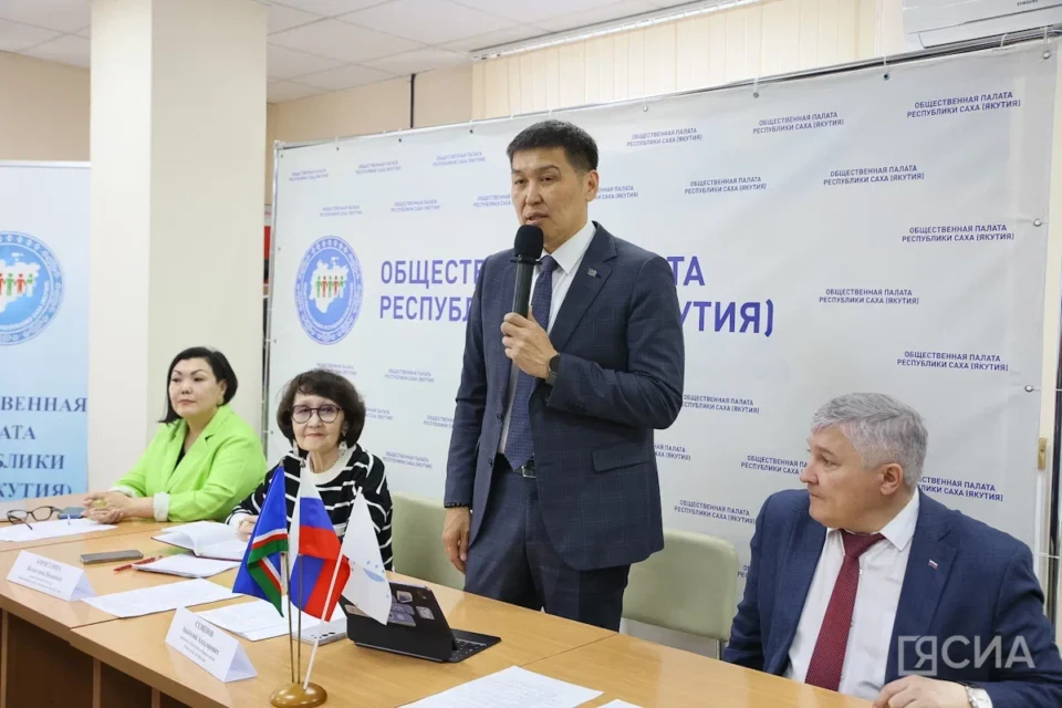 Анатолий Семенов поздравил предпринимателей Якутии с профессиональным праздником