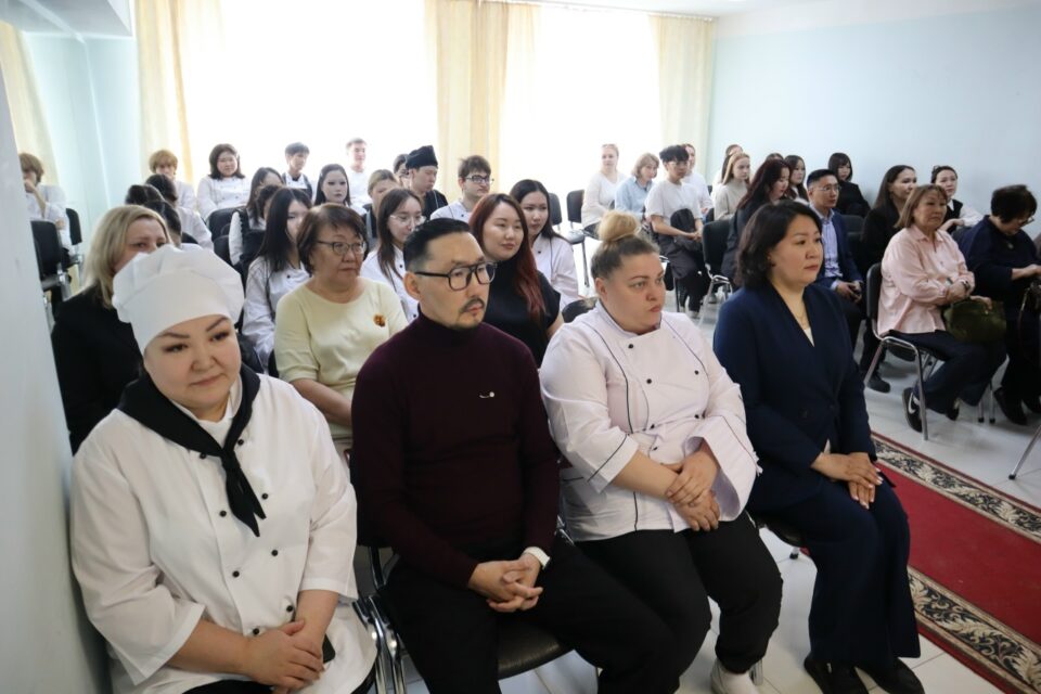 В Якутске впервые проводят конкурс «Лучший по профессии» среди поваров