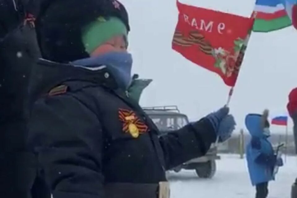 Видео: в арктическом якутском селе День Победы отпраздновали, несмотря на пургу
