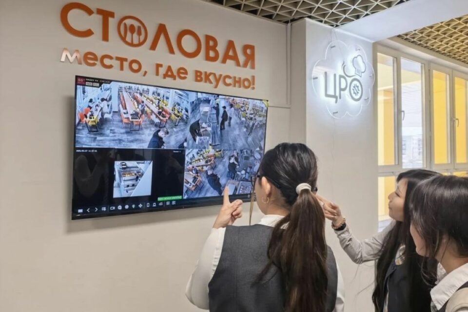 За готовкой можно наблюдать онлайн: в школе Якутска запустили «Открытую кухню»