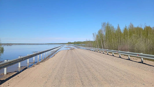 На трассе «Амга» в Усть-Майском районе подтопило дорогу