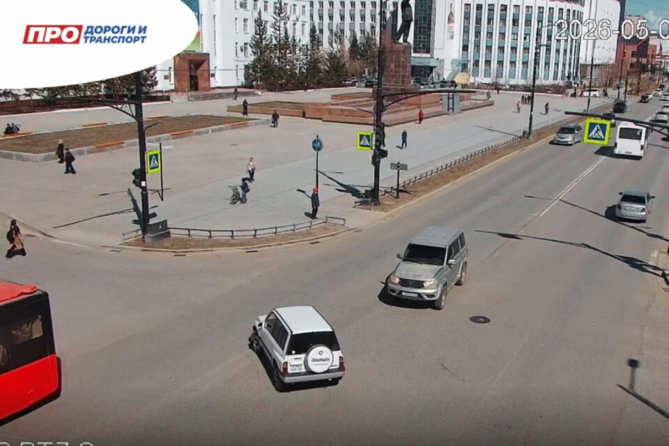 Светофор отключат на два часа в центре Якутска 6 мая