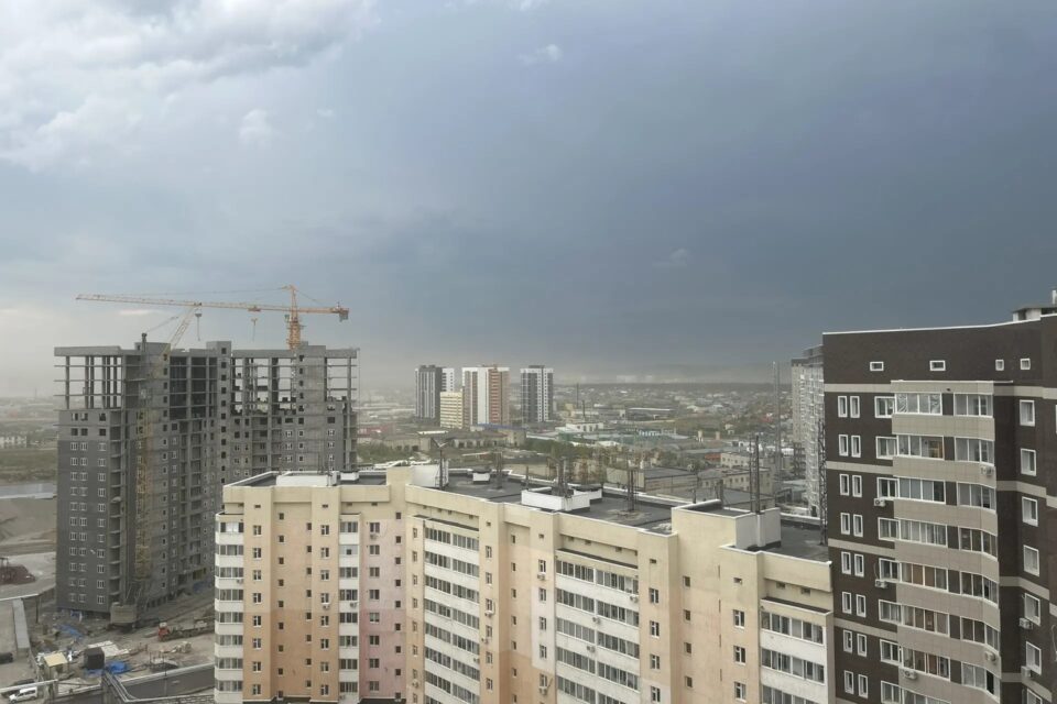 Шквальный ветер добрался до Якутска