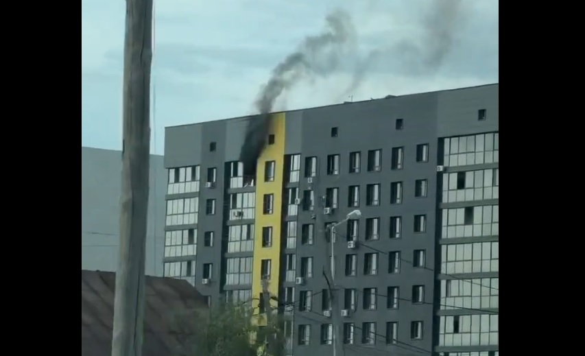 В Якутске загорелась квартира в новостройке на улице Притузова