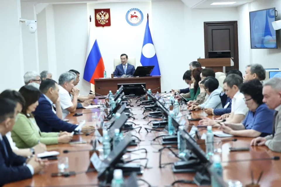 Глава Якутии встретился с руководством Госсобрания республики