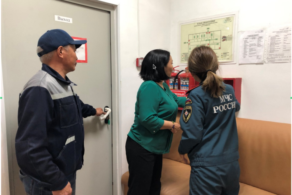 Пожарную безопасность 16 детских лагерей проверили в Намском районе Якутии