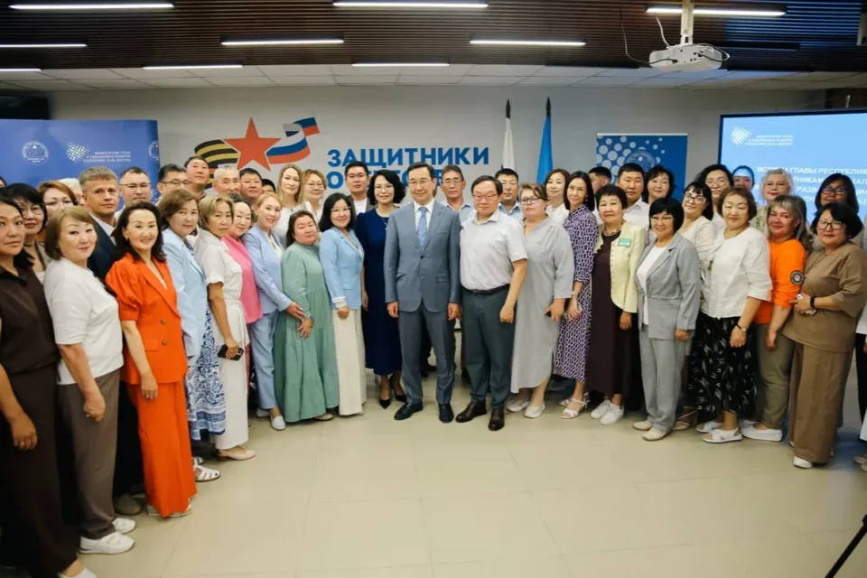 Айсен Николаев встретился с работниками социальной сферы Якутии