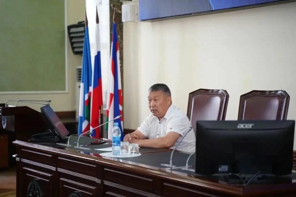 Дмитрий Садовников представил первых руководителей своей команды в мэрии Якутска