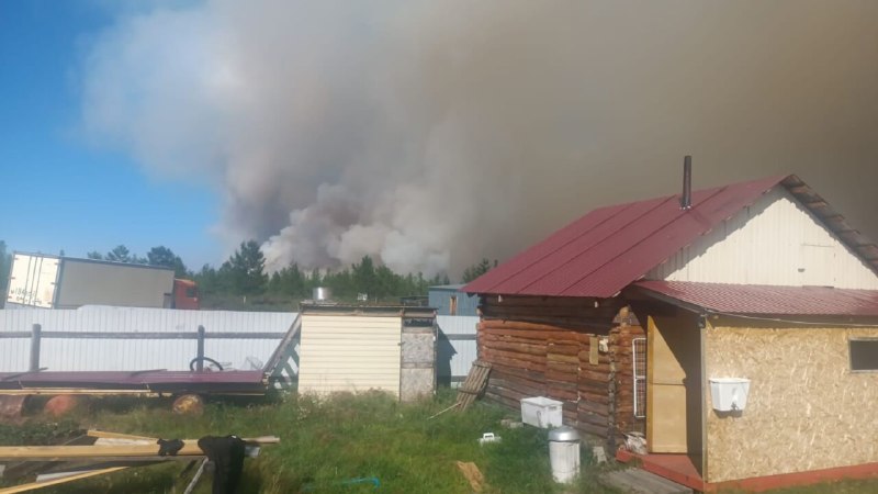 Лесной пожар в Оленекском районе приблизился к селу Эйик на 2,5 км