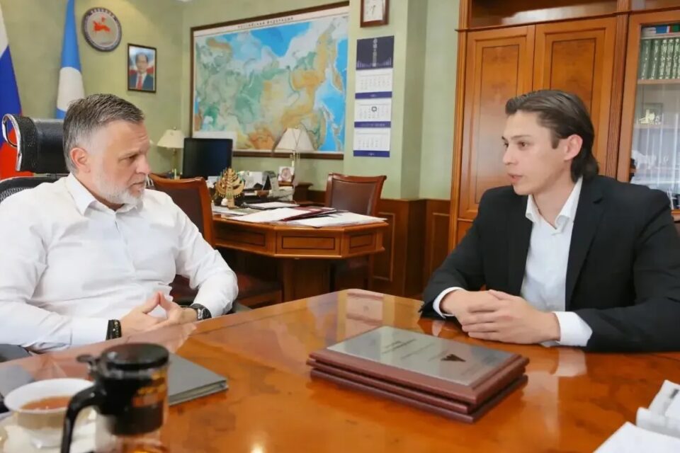 Кирилл Бычков встретился с председателем молодежного правительства Якутии