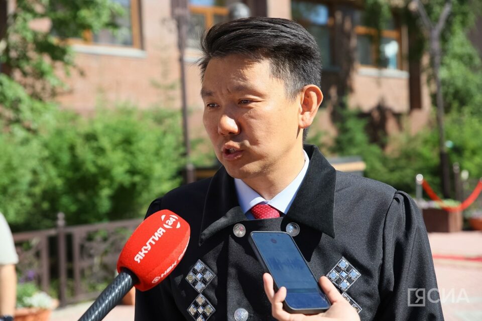 Петр Николаев возглавил медиарейтинг министров Якутии в августе