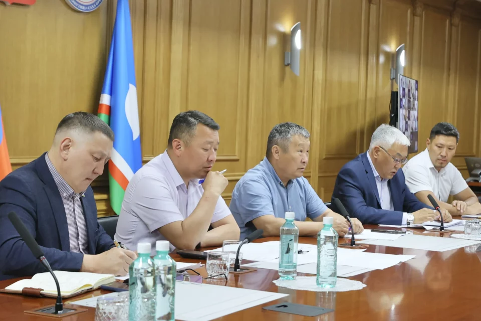 Более 840 тонн топлива распределили среди аграриев Якутии для сезонных работ