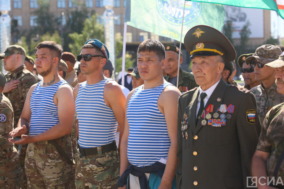 На главной площади Якутска чествовали ветеранов боевых действий